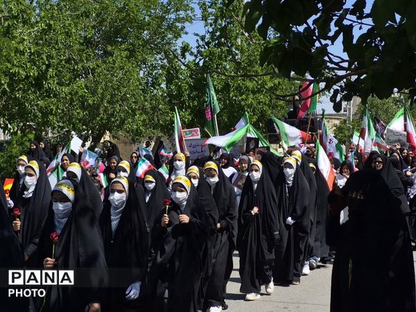 رزمایش بانوان جانفدای ایران در شهر آوه