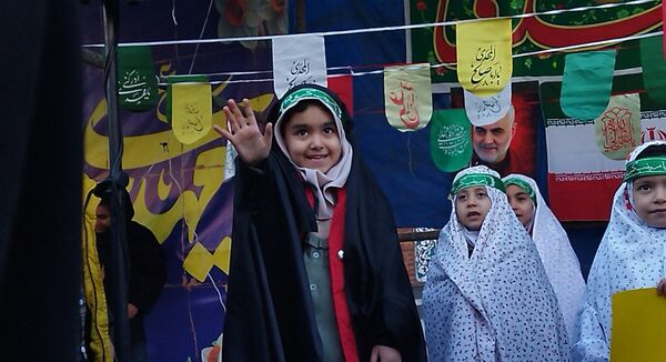 حضور مردم در مهمانی کیلومتری اعیاد شعبانیه نیشابور