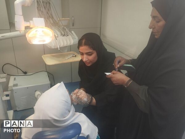 آغاز پویش ملی دهان و دندان در شهر فین با حضور معاون وزیر آموزش‌وپرورش