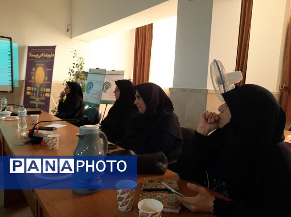 کارگاه‌های برنامه جامع تربیت پژوهشگر در پژوهشکده عباس زادگان مشهد 