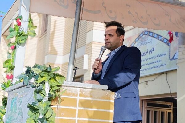 زنگ انقلاب در ملارد با حضور مدیرکل آموزش و پرورش شهرستانهای تهران نواخته شد