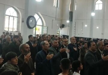 مراسم چهلم رهبر انقلاب و دانش آموزان مدرسه  میناب در کوهنانی