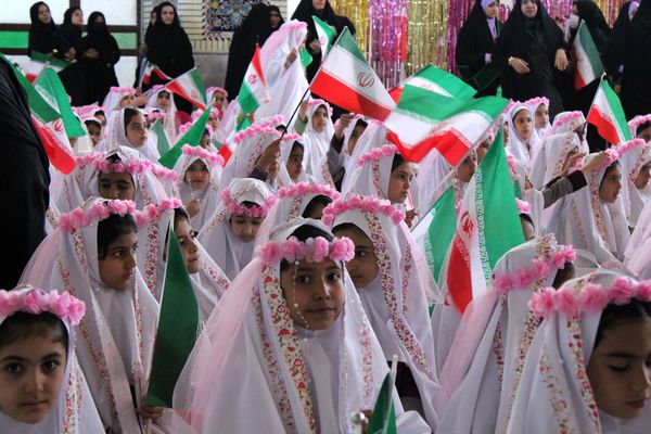 جشن تکلیف دانش‌آموزان دختر شهرستان بن 