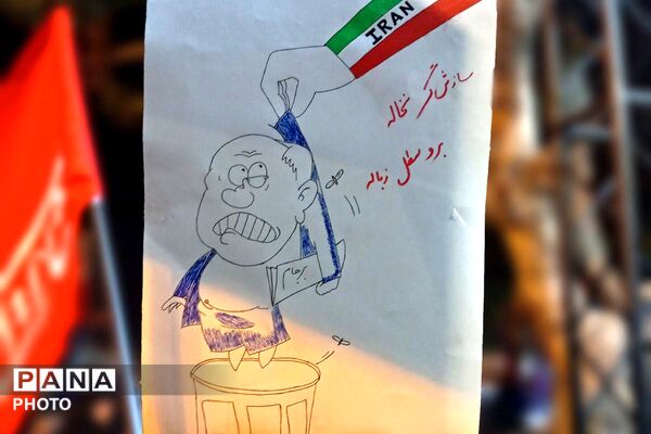 شور و حماسه مردمی در شهرستان قرچک در صدو هفتین شب از تجمعات مردمی