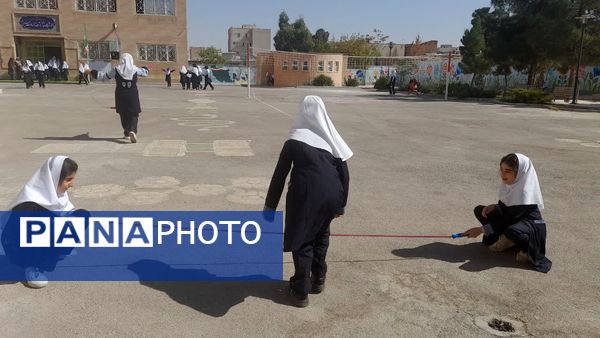 آغاز هفته تربیت‌بدنی نویدبخش روزی شاد برای دانش‌آموزان دبستان‌دخترانه‌ اشرف‌السادات‌حسینی شهر نیم‌ور