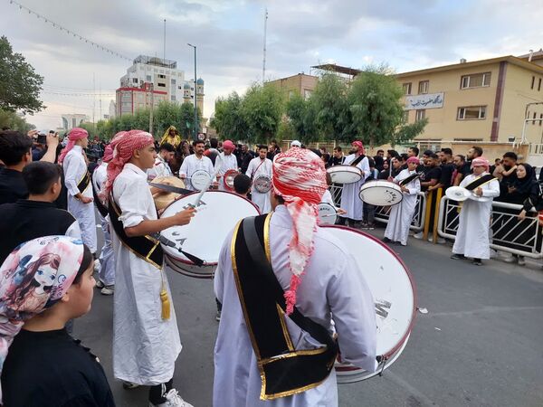 استقبال عزاداران حسینی از کاروان نمادین اسرای کربلا در قم