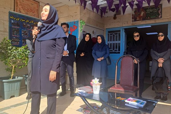  برپایی نمایشگاه  آثار دانش‌آموزان در مدرسه غیاث‌الدین جمشید کاشانی ملارد 