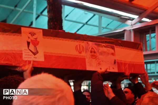 آیین خاکسپاری دانش‌آموز شهید جنگ رمضان با حضور معاون وزیر آموزش و پرورش در قم
