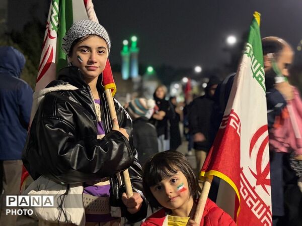 مبارزه مردم کرج  با دشمن آمریکای صهیونی در بیست‌وسوم  راهپیمایی