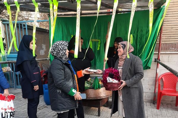 مراسم پخت سمنو در مدرسه حضرت ولیعصر(عج) ناحیه یک شهرری
