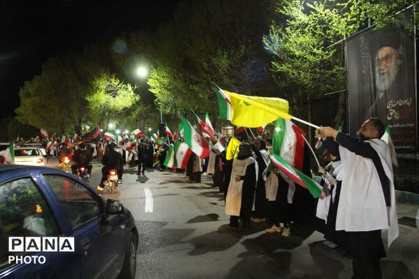 اجتماع کفن پوشان یزد در حمایت از نظام جمهوری اسلامی ایران