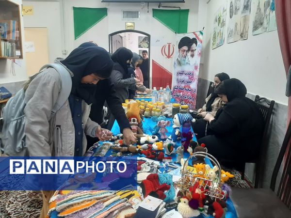 برپایی بازارچه مشاغل خانگی در کانون امید انقلاب