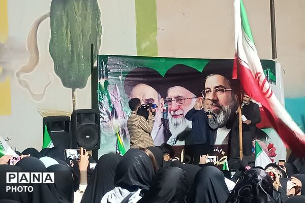 اجتماع شبانه مردم انقلابی پیشوا در حمایت از آرمان‌های انقلاب 