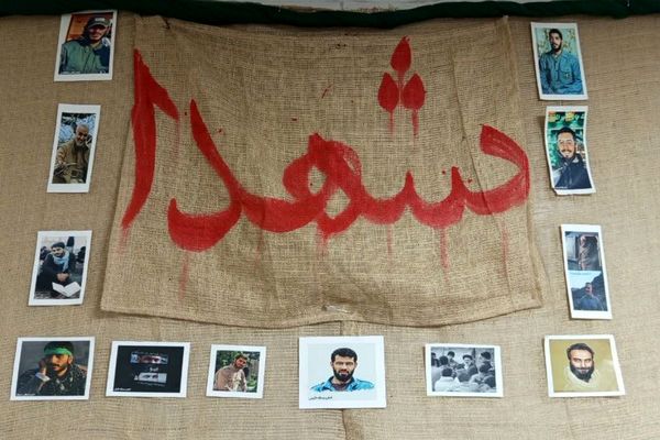 اعتکاف دانش‌آموزی رباط‌کریم با پرچم‌گردانی حضرت ابوالفضل(ع)