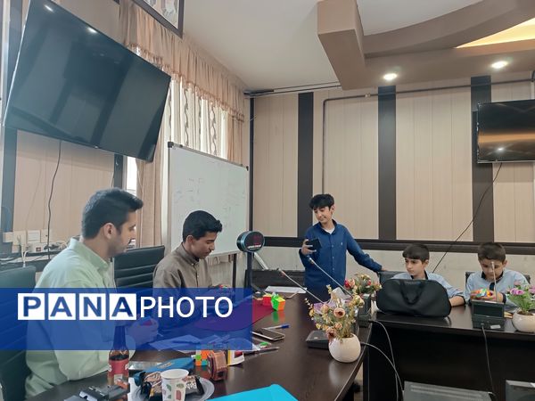 دوره توانمندسازی راه‌یافتگان ناحیه 3 شیراز به المپیاد رویش استانی