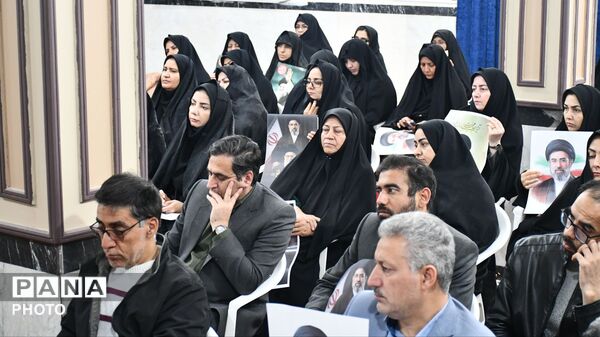  بیعت فرهنگیان آموزش و پرورش مه ولات با رهبر جمهوری اسلامی ایران