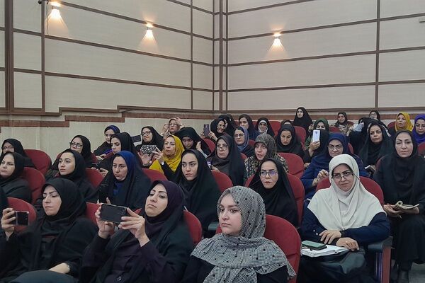 برگزاری کارگاه آموزشی هوش مصنوعی در سالن اجتماعات دکتر گل نراقی