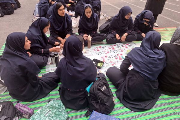 مراسم جشن ولادت حضرت معصومه (س) و روزدختر در دبیرستان حضرت ولیعصر (عج) ری یک