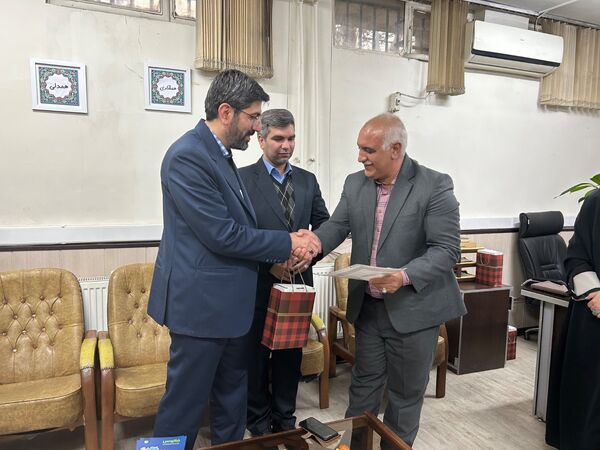  تقدیر از راهبران قطبی سازمان دانش اموزی شهرستانهای تهران