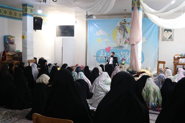 روایتی از آرامش؛ اعتکاف رجبیه دختران نوجوان مسجد امیرالمؤمنین(ع)