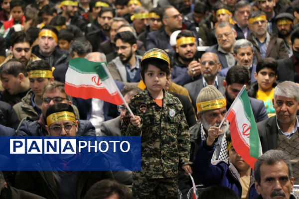 حضور پیشتازان در یادواره یکهزار شهید فرهنگی و دانش‌آموز استان قم