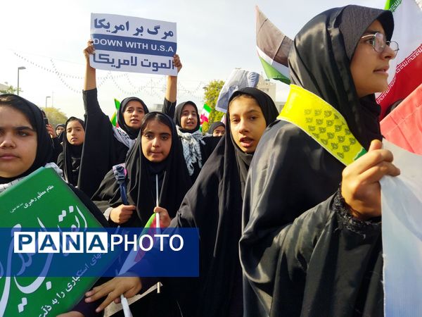 راهپیمایی ۱۳ آبان در تبادکان