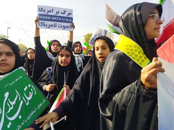 راهپیمایی ۱۳ آبان در تبادکان