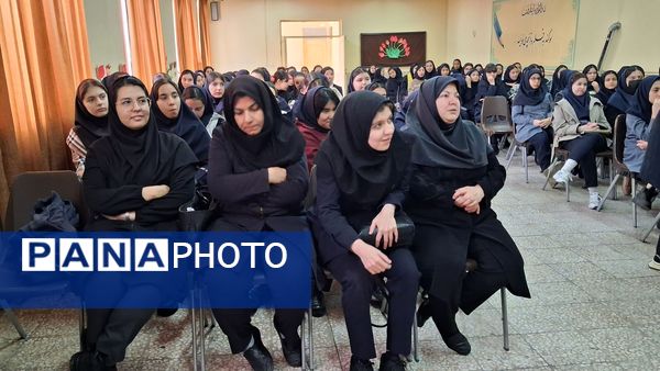 جشنواره دهه فجر مدرسه‌ای