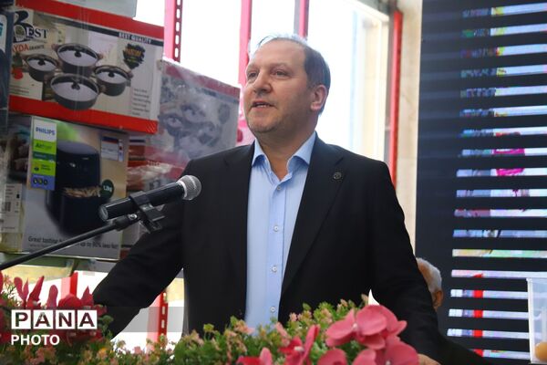جشنواره بزرگ خریداران ماهی در تبریز
