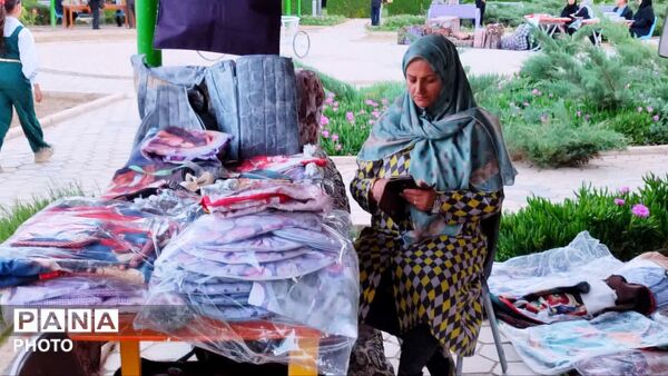 برگزاری همایش پیاده روی خانوادگی در باغ بانوان نجف آباد 