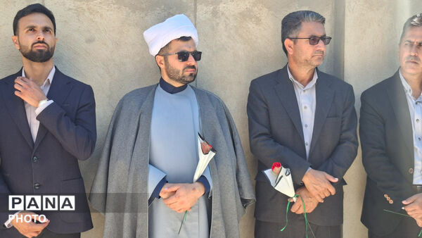 تجلیل از ایثار و شهادت؛ دیدار مسئولان سملقان با خانواده معلمان شهید آزادی‌پور و ناصری
