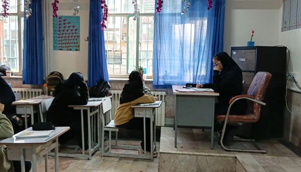 مشارکت دانش آموزان در اداره مدرسه با اجرای طرح مدام