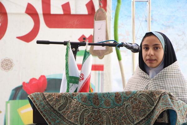 برگزاری یادواره شهدای منا و جنگ ۱۲ روزه در مدرسه شاهد نیک اندیشان