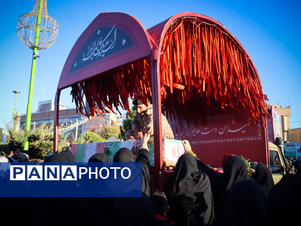 حضور پرشور مردم شهرضا در تشییع پیکر مطهر ده شهید گمنام دوران دفاع مقدس 
