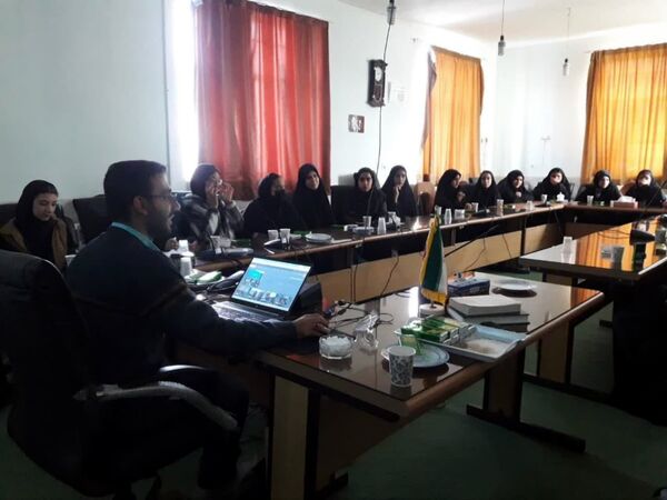 کلاس آموزش خبرنگاری برای دانش‌آموز خبرنگاران شهرستان نیر