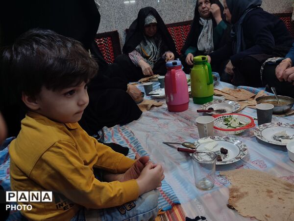 قرائت قرآن، نماز جماعت و افطار در مسجد خاتم پیامبران 