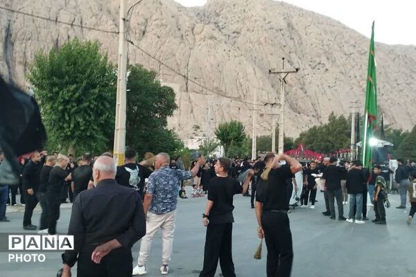 نوجوانان زرقانی؛ پرچم‌داران کوچک عزای حسینی