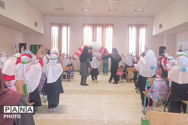 جشن شکوفه‌ها در مدرسه رضوان رباط کریم