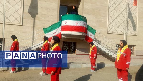 برگزاری مانور زلزله در هنرستان حضرت زینب(س) ناحیه ۴ کرج 