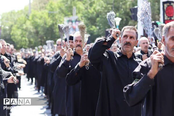 آیین زنجیرزنی هشتم محرم در ابرکوه