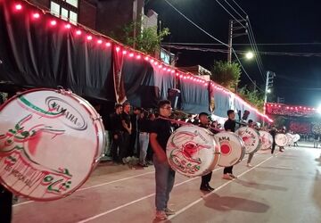  «شاه حسین گویان» آئینی از عزاداری و همبستگی در شهر بن