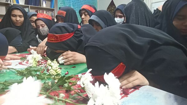  شهید گمنام ۱۷ ساله مهمان ویژه دبیرستان دخترانه امام حسین(ع) دوره اول  واحد ۳