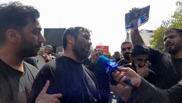 مراسم وداع مردم قهرمان پرور با پیکر پاک جاسم دلاوری در قائمشهر