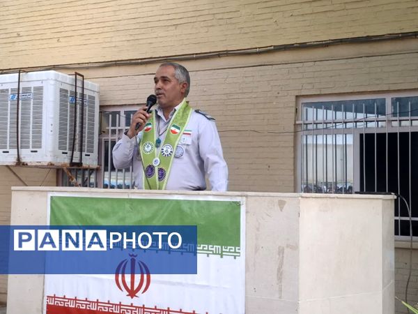 بازدید مدرسان کشوری سازمان دانش‌آموزی از دبیرستان تمام تشکیلاتی عفت