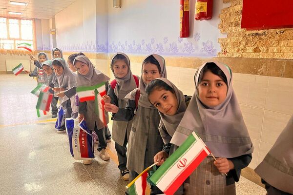 جشن شکوفه‌ها در مدارس بهارستان‌دو؛ آغاز سفری تازه برای کلاس اولی‌ها