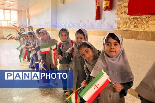 جشن شکوفه‌ها در مدارس بهارستان‌دو؛ آغاز سفری تازه برای کلاس اولی‌ها