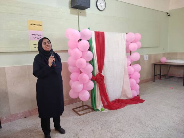 جشن میلاد حضرت زینب(س) و بزرگداشت روز پرستار در هنرستان زهرای مرضیه بندرعباس