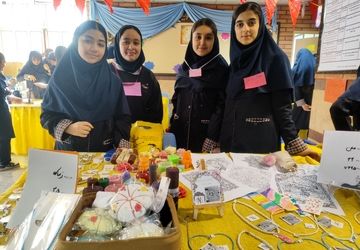 بازارچه خلاقانه دانش‌آموزان مدرسه مهدیه ناحیه ۳ کرج 