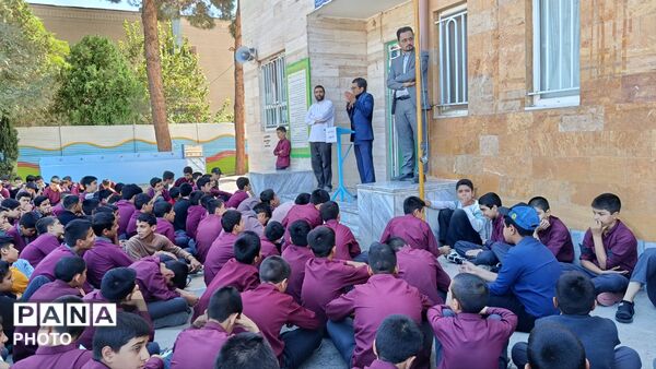 معرفی طرح مهارت‌آموزی به دانش‌آموزان دبیرستان میثاق کاشمر