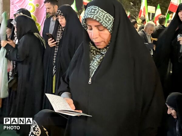 اقامه نماز استغاثه به درگاه الهی در کرج